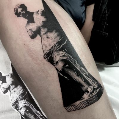 athens-tattoo-studio-boss-667-statue-scaled